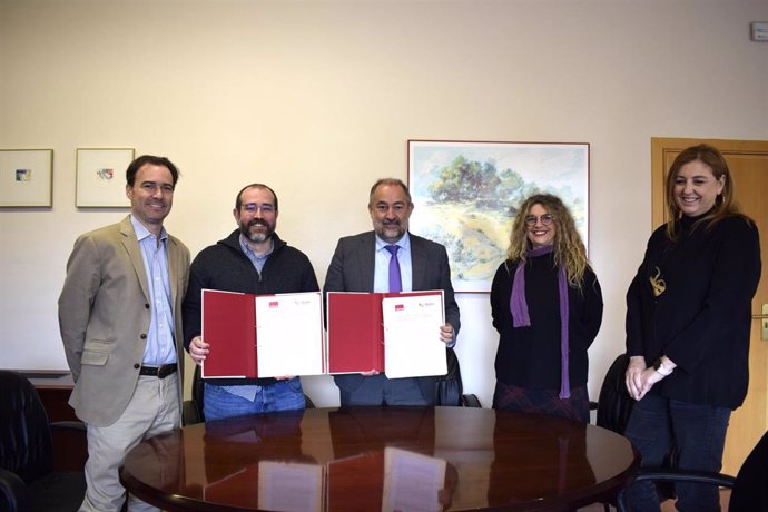 Presentación del convenio entre la UCLM y Biotyc.