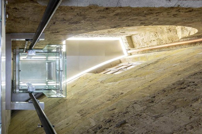 Ascensor del Palacio de Carlos V