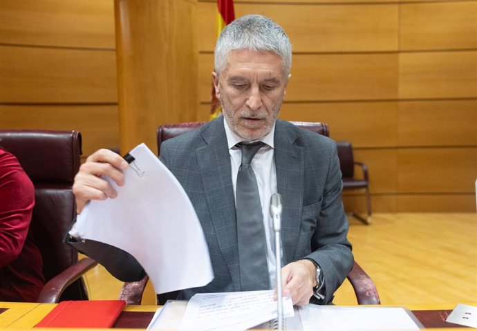 El ministro del Interior, Fernando Grande-Marlaska, comparece durante una comisión de Interior, en el Senado, a 18 de marzo de 2024, en Madrid (España). 