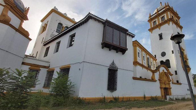 Archivo - Fachada del Conservatorio de Danza Antonio Ruiz Soler en Sevilla.