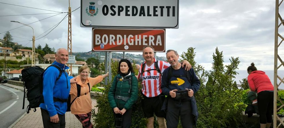 Estudiantes de la Universidad de la Experiencia realizan tramos del Camino de Santiago a través de Erasmus+ CAXATO