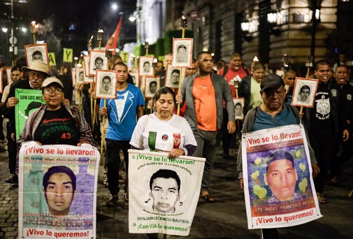Manfiestación por los 43 estudiantes de Ayotzinapa desaparecidos en una imagen de archivo