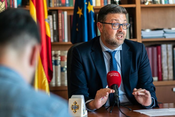El consejero de Educación, Cultura y Deportes de C-LM, Amador Pastor, en una entrevista con Europa Press.