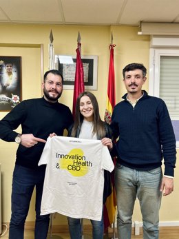 La karateca Nadia Gómez emplea productos con CBD de Votum.World para su recuperación muscular.