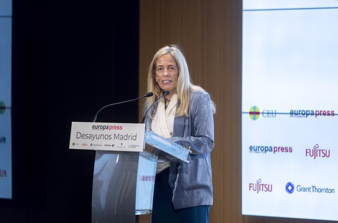 La consejera de Economía, Hacienda y Empleo de la Comunidad de Madrid, Rocío Albert, interviene durante un desayuno Madrid de Europa Press, en el Auditorio ‘Meeting Place’, a 18 de marzo de 2024, en Madrid (España).