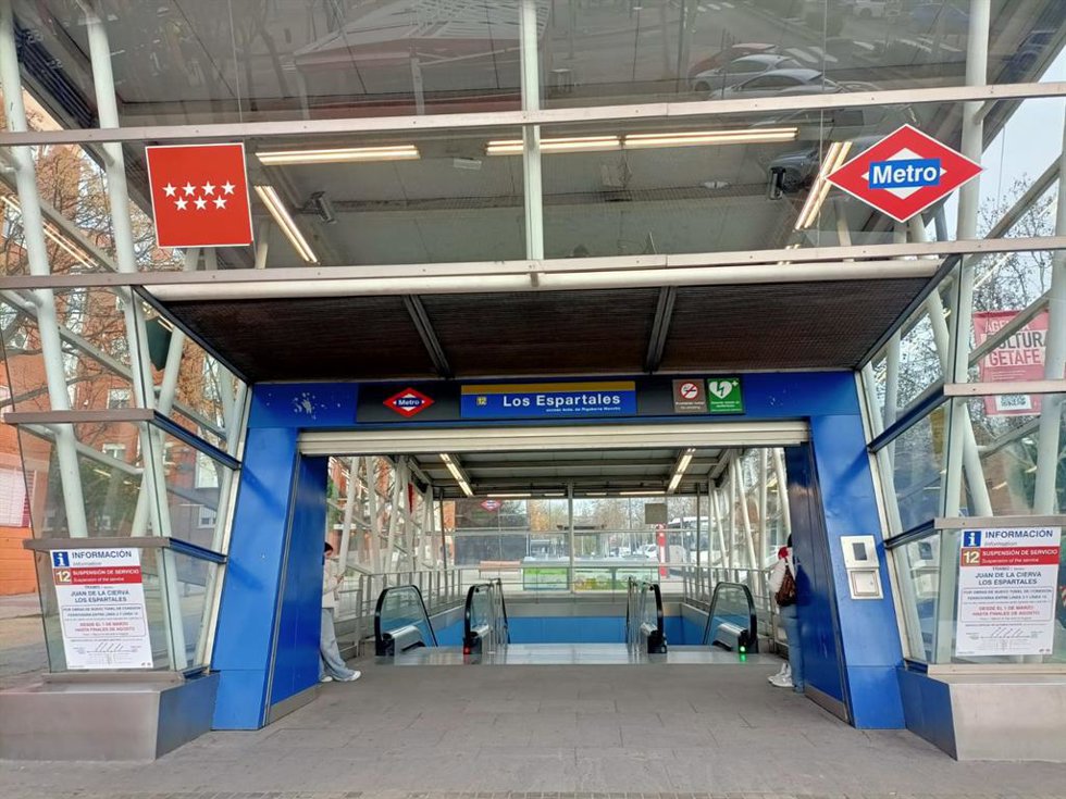 Corte de MetroSur. Parada de Metro de Los Espartales, en Getafe, de la Línea 12