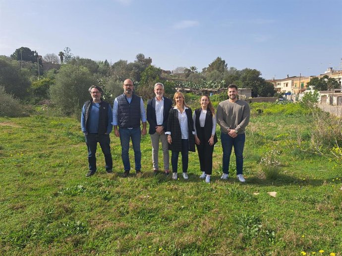 Visita a Felanitx para explicar las novedades del nuevo CEIP.