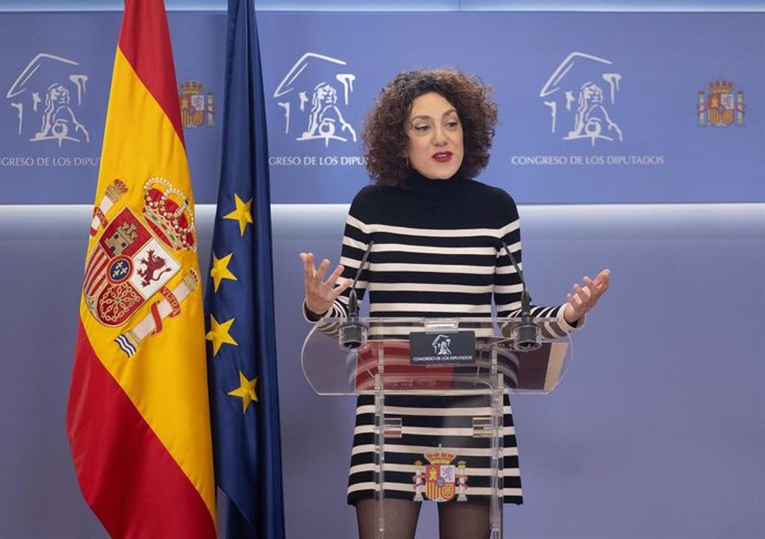 La portavoz de En Comú Podem, Aina Vidal, durante una rueda de prensa anterior a la Junta de Portavoces, en el Congreso de los Diputados, a 19 de marzo de 2024, en Madrid (España).