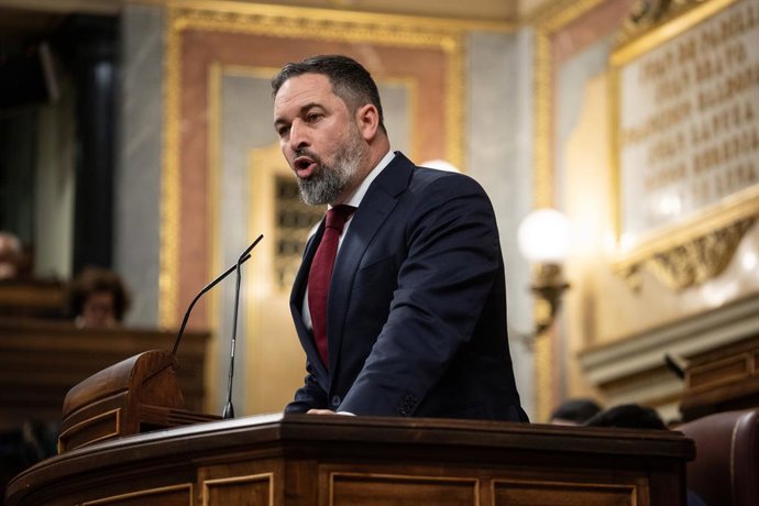 El líder de VOX, Santiago Abascal, interviene durante una sesión plenaria, en el Congreso de los Diputados, a 14 de marzo de 2024, en Madrid (España). El Pleno ha debatido el dictamen del Proyecto de Ley por el que se regulan las enseñanzas artísticas s