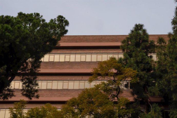 Imagen de archivo - Fachada de la Conselleria de Educación, a 1 de febrero de 2024, en Barcelona, Catalunya (España).