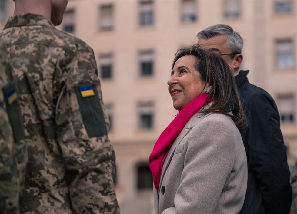 La ministra de Defensa, Margarita Robles, durante el acto de homenaje a los caídos en la guerra de Ucrania, en la Academia de Infantería, a 24 de febrero de 2024, en Toledo, Castilla-La Mancha (España).