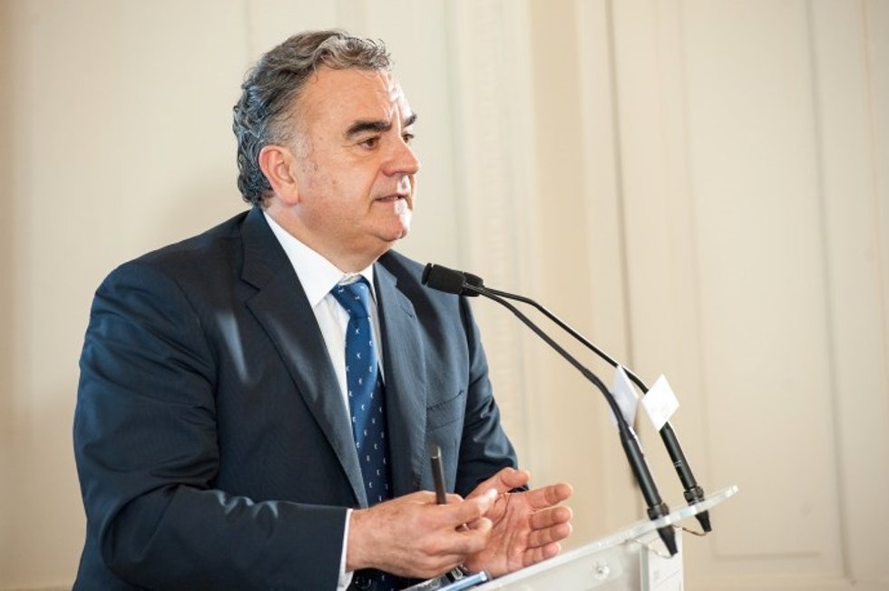 Archivo - Javier Hernani, consejero delegado de BME, en un curso de economía de APIE y BBVA en la UIMP.