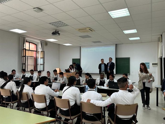 Actividad de gamificación en el Tour del Talento en Cádiz.