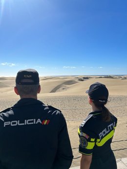 Patrulla mixta entre agente de Policía Nacional y Rumana en San Bartolomé de Tirajana (Gran Canaria)