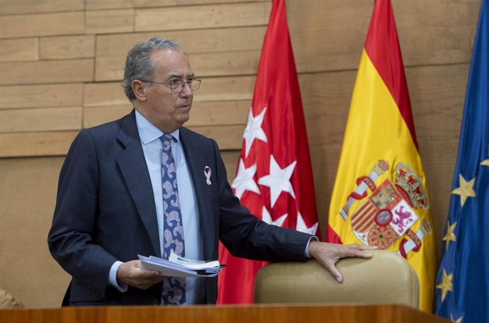 Archivo - El presidente de la Asamblea de Madrid, Enrique Ossorio, durante una sesión plenaria en la Asamblea de Madrid, a 19 de octubre de 2023, en Madrid (España).