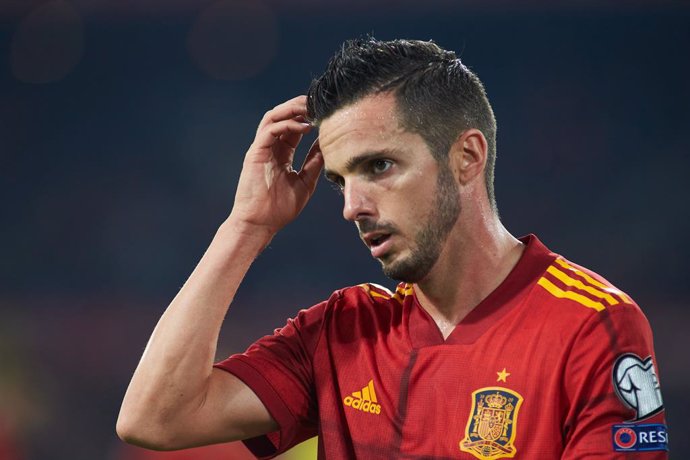 Archivo - Pablo Sarabia of Spain looks on during the FIFA World Cup Qatar 2022 Qualifier match between Spain and Sweden at La Cartuja Stadium on November 14, 2021 in Sevilla, Spain