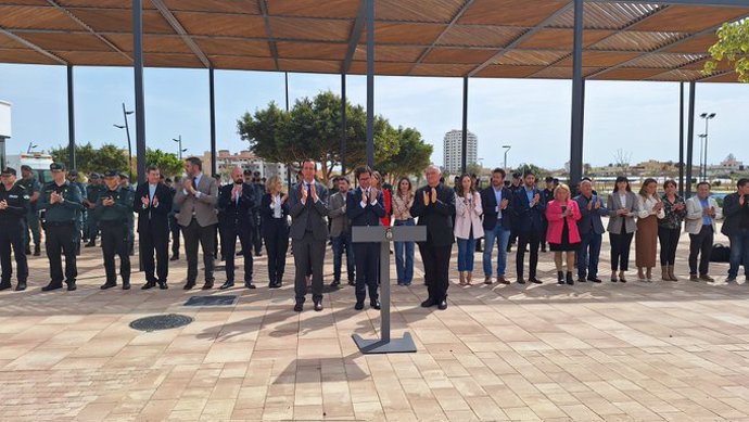 El Ejido homenajea a Juanje López, agente fallecido en el accidente en la autovía a AP-4 en Sevilla