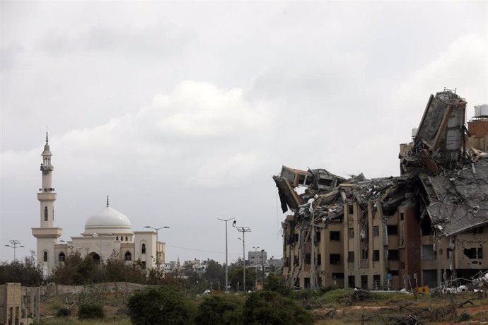 Edificios destruidos por los bombardeos del Ejército de Israel contra la ciudad de Gaza, en el norte de la Franja de Gaza (archivo)