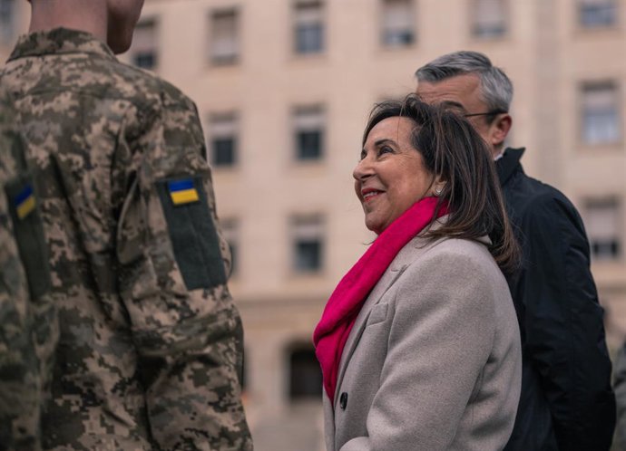 La ministra de Defensa, Margarita Robles, durante el acto de homenaje a los caídos en la guerra de Ucrania, en la Academia de Infantería, a 24 de febrero de 2024, en Toledo, Castilla-La Mancha (España). La última vez que la ministra visitó Toledo fue el p