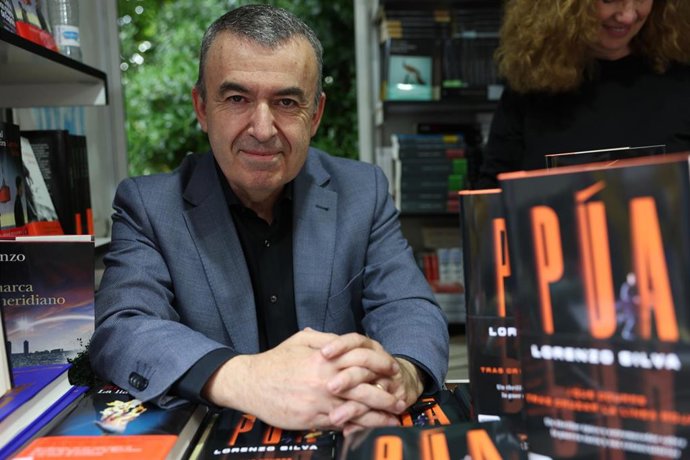 Archivo - El escritor Lorenzo Silva en una imagen de archivo. 