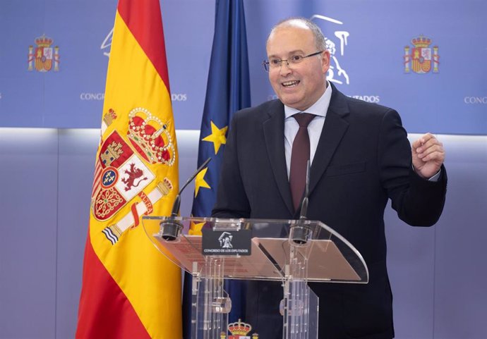 El portavoz del PP en el Congreso, Miguel Tellado, durante una rueda de prensa anterior a la Junta de Portavoces, en el Congreso de los Diputados, a 19 de marzo de 2024, en Madrid (España).