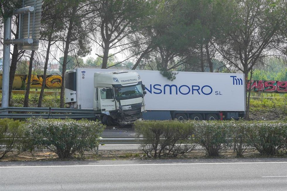 Imágenes del accidente producido este martes en Los Palacios-Villafranca.
