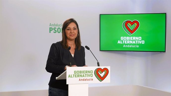 La portavoz del autodenominado 'Gobierno Alternativo de Andalucía', la cordobesa Isabel Ambrosio, en la sede provincial de su partido en Córdoba.