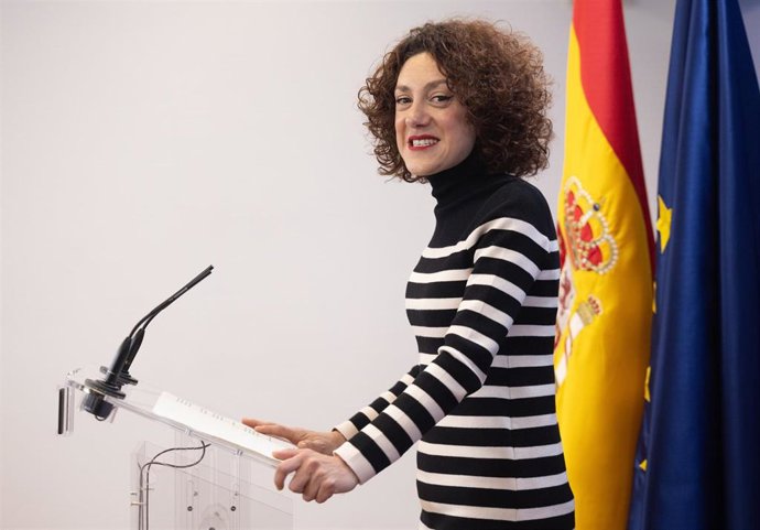 La portavoz de En Comú Podem, Aina Vidal, durante una rueda de prensa anterior a la Junta de Portavoces, en el Congreso de los Diputados, a 19 de marzo de 2024, en Madrid (España).