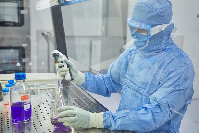 Archivo - La vacuna española contra la tuberculosis recibe el apoyo financiero para avanzar en el ensayo de eficacia en adolescentes y adultos en África. (Foto de archivo).