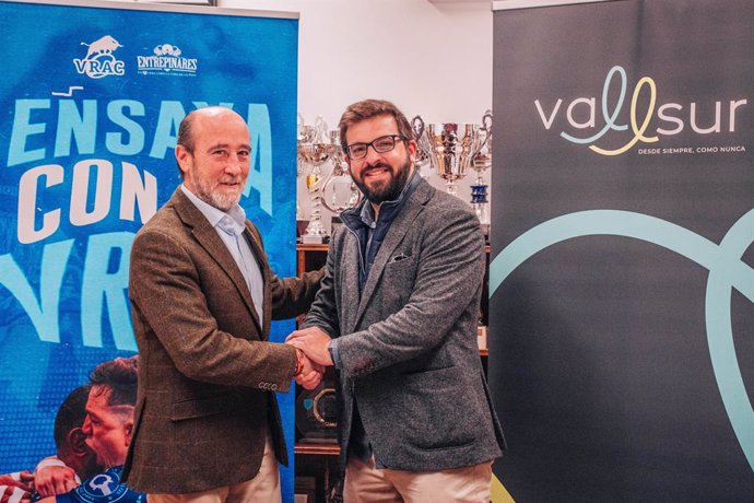 José María Valentín-Gamazo García, presidente de la Fundación de Escuelas de Rugby VRAC y Pablo Pérez, gerente de Vallsur