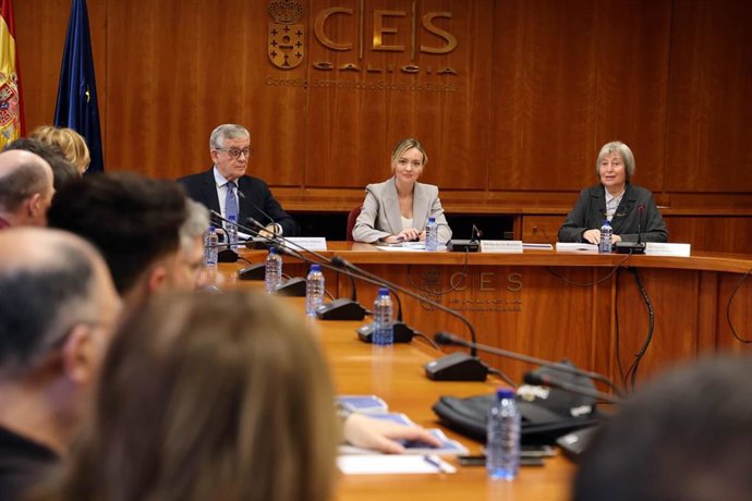 La conselleira de Política Social e Xuventude en funciones, Fabiola García, resaltada el trabajo del Observatorio Galego de Dinamización Demográfica en la elaboración de informes que permiten orientar las políticas públicas