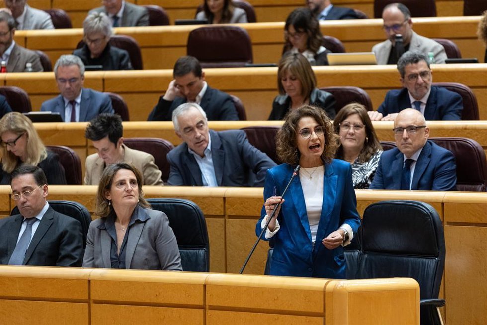 La vicepresidenta primera y ministra de Hacienda, María Jesús Montero, durante un pleno en el Senado, a 19 de marzo de 2024, en Madrid (España). La Mesa del Senado ha dado el visto bueno a tramitar la proposición de Ley orgánica de Amnistía y ha decidid
