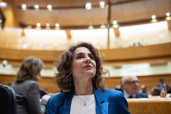 La vicepresidenta primera y ministra de Hacienda, María Jesús Montero, durante un pleno en el Senado