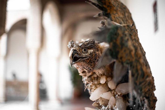 Una de las esculturas de Aurelio Teno que acoge la exposición.