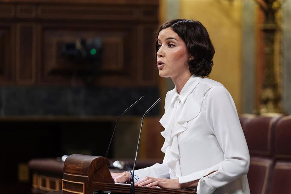Archivo - La diputada del PSOE Andrea Fernández interviene durante una sesión plenaria, en el Congreso de los Diputados, a 12 de diciembre de 2023, en Madrid (España).