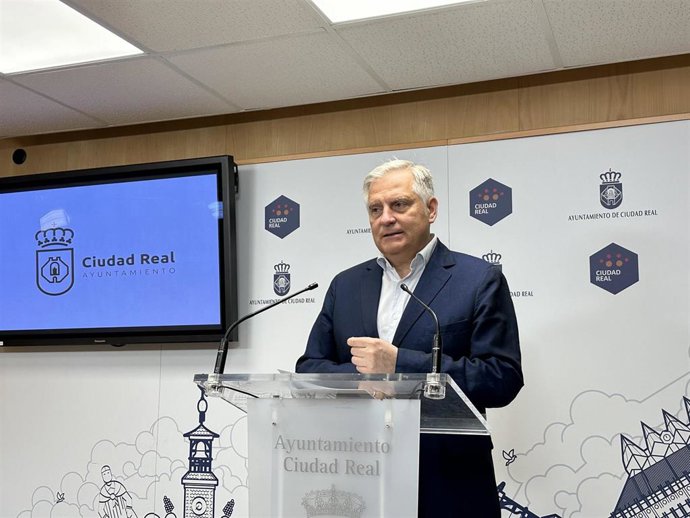 Archivo - El alcalde de Ciudad Real, Francisco Cañizares, en una foto de archivo.