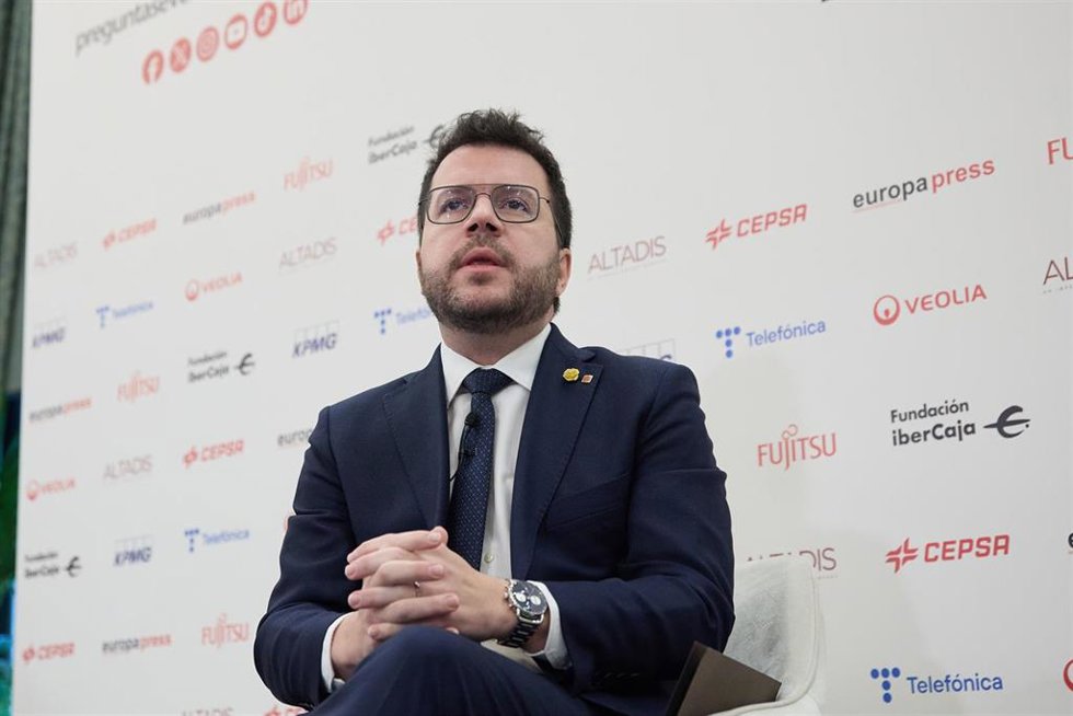 El presidente de la Generalitat de Catalunya, Pere Aragons, interviene durante un desayuno informativo de Europa Press, en el Hotel InterContinental Madrid, a 20 de marzo de 2024, en Madrid (España).