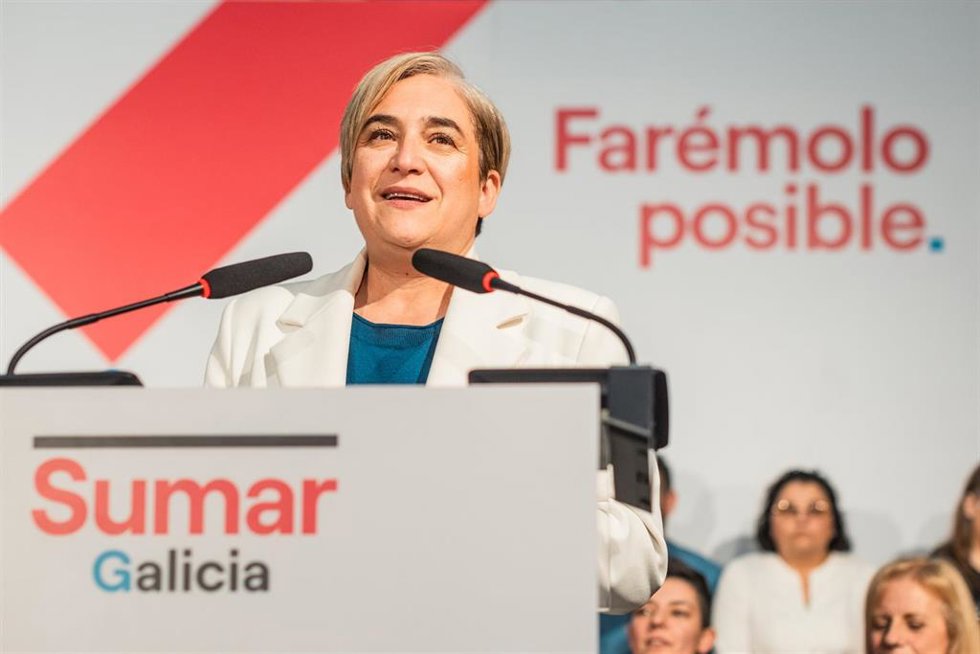 Archivo - La exalcaldesa de Barcelona, Ada Colau, interviene durante el cierre de la campaña electoral de Sumar Galicia, en el Hotel Palacio del Carmen, a 16 de febrero de 2024, en Santiago de Compostela