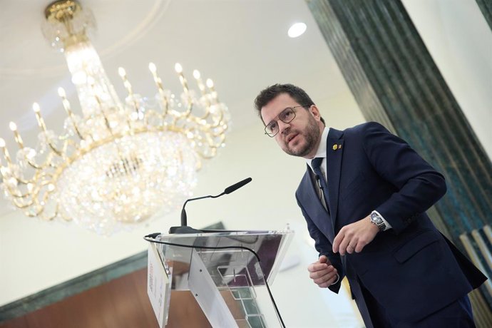 El presidente de la Generalitat de Catalunya, Pere Aragons, interviene durante un desayuno informativo de Europa Press, en el Hotel InterContinental Madrid, a 20 de marzo de 2024, en Madrid (España).