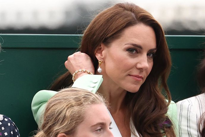 Archivo - July 4, 2023, Wimbledon, London, England: 4th July 2023; All England Lawn Tennis and Croquet Club, London, England: Wimbledon Tennis Tournament; HRH the Princess of Wales Kate Middleton watches the match between Katie Boulter and Daria Saville
