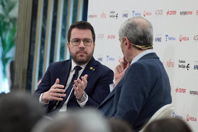 El presidente de la Generalitat de Catalunya, Pere Aragonès, interviene durante un desayuno informativo de Europa Press, en el Hotel InterContinental Madrid, a 20 de marzo de 2024, en Madrid (España).