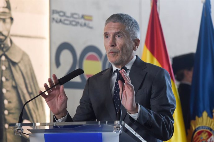 El ministro del Interior, Fernando Grande-Marlaska, durante la inauguración de la exposición ‘200 años de historia de la Policía española’, en el Pabellón de Convenciones de la Casa de Campo, a 16 de marzo de 2024, en Madrid (España). La exposición, se ha