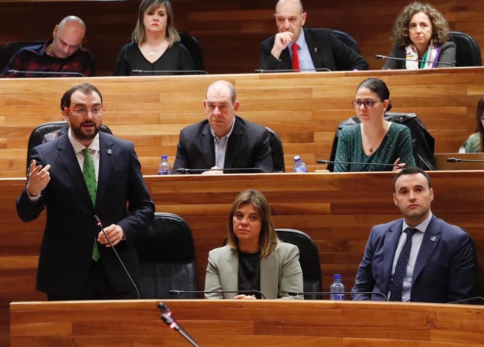 El presidente del Principado, Adrián Barbón, en la Junta General