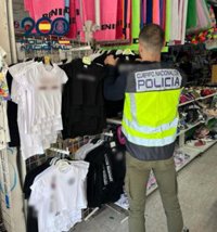 Intervenidos en Benidorm más de 2.800 artículos falsificados de 30 marcas y detenidas cinco personas
