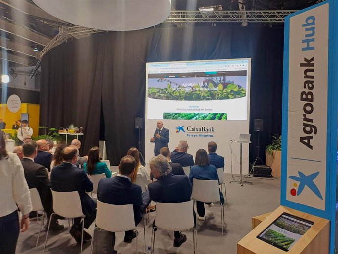 El director de AgroBank, Jaime Campos, durante la presentación.