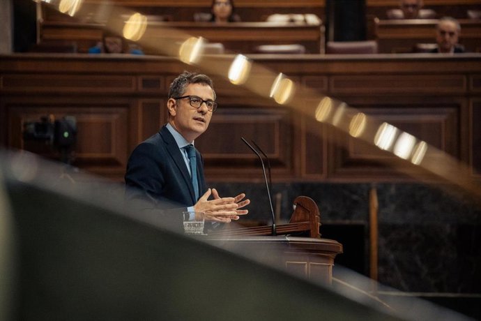 El ministro de Presidencia, Justicia y Relaciones con las Cortes del Gobierno de España, Félix Bolaños, interviene durante una sesión de control al Gobierno.