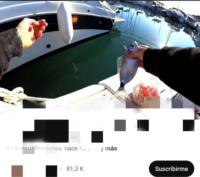 Un hombre practica pesca ilegal y lo publica en redes sociales.