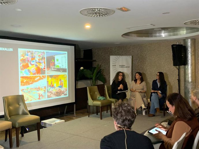 Participantes de la jornada 'LOOP Diseño y Circularidad', organizada por la Conselleria de Empresa, Empleo y Energía a través del Instituto de Innovación Empresarial de Baleares (IDI) junto a la Fundación Deixalles y la Red de Hoteles Sostenibles.