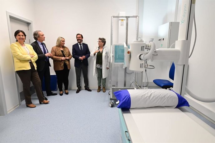 Visita de Junta y Ayuntamiento al centro de salud de Las Gabias