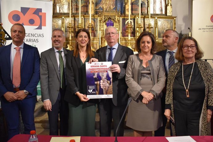 La consejera de Salud, Catalina García, en la presentación de la campaña Semana Santa de Sevilla cardioasegurada.